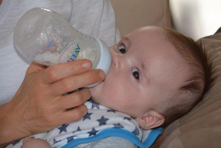 Teaching Baby To Take The Bottle - Healthy Horizons Breastfeeding Centers, Inc.